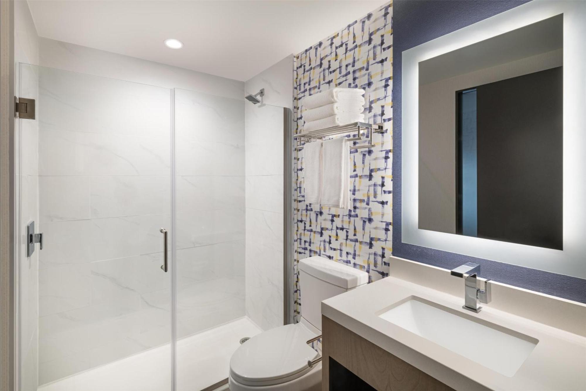 Queen Room - Hearing Accessible